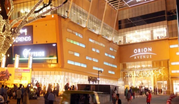 Featured Image of Orion Avenue